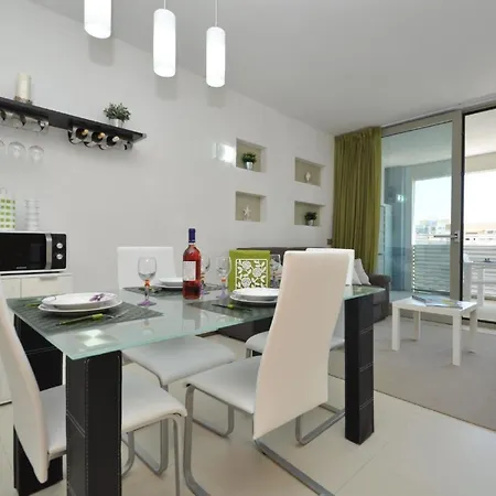 Schoene In Apartamento *